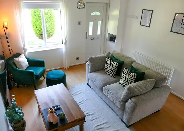 Home In Longwell Green